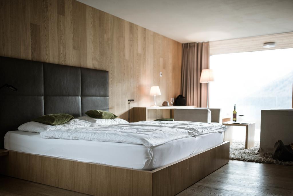 בורגוסיו Hotel Weisses Kreuz מראה חיצוני תמונה